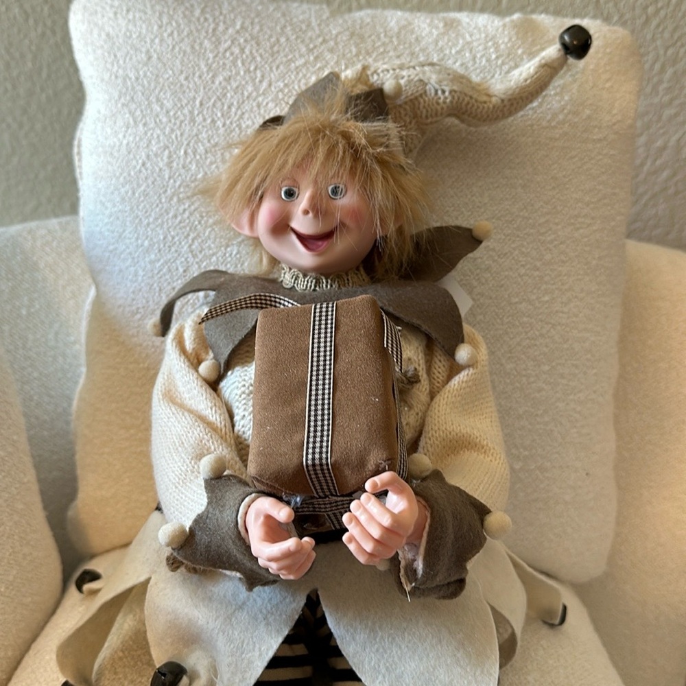 Christmas elf shelf sitter new Very large jingle bells, pom-poms, poseable brown